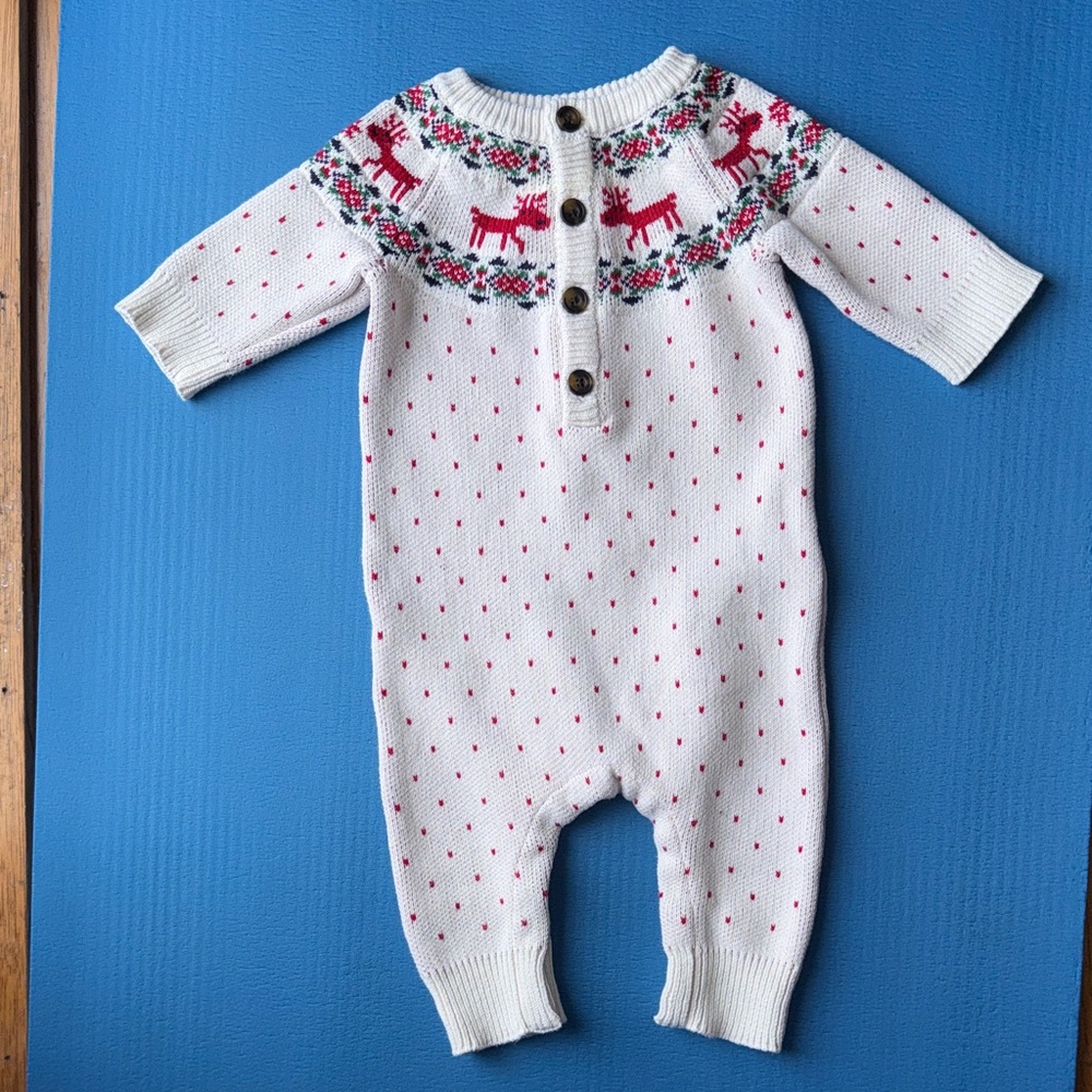 Hanna Andersson White and Red Reindeer Knit Footie